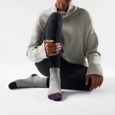 Dámské merino ponožky SMARTWOOL Women's Everyday Cozy Popcorn Cable Crew, Black velikost: 34-37 (S)